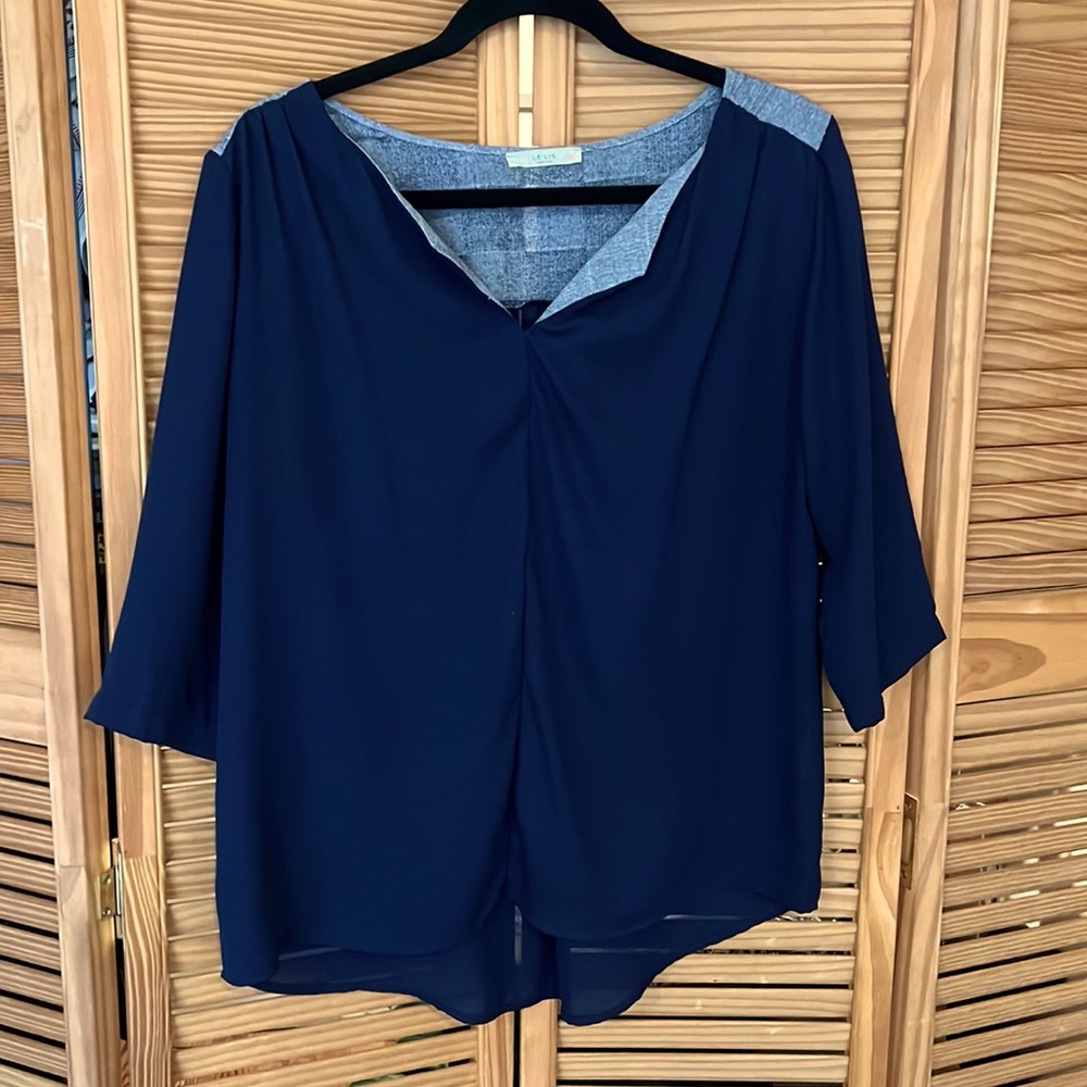 Navy blue with grey detail 3/4 sleeve blouse